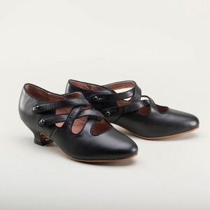 never worn 100% leather American Duchess black Astoria shoes with accessories